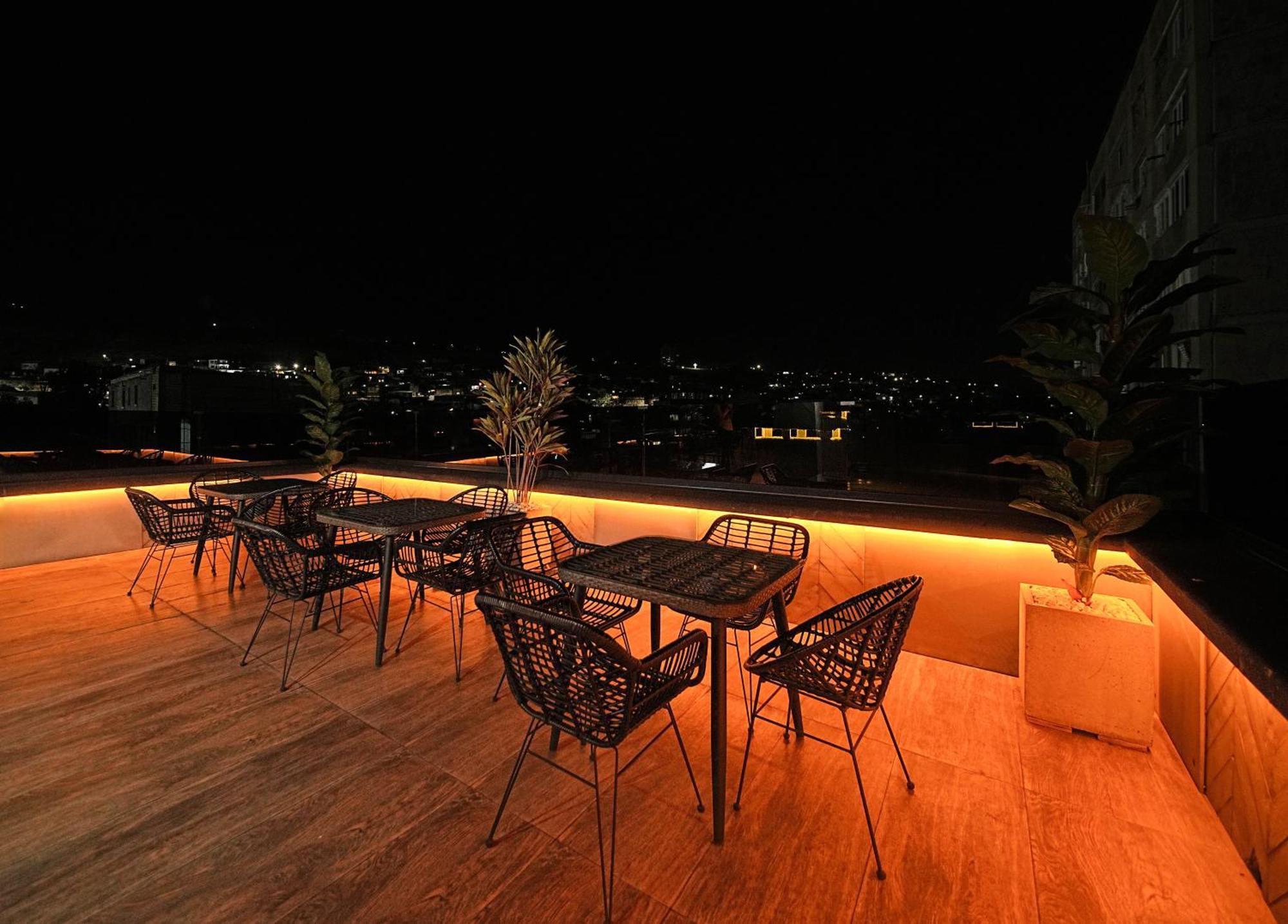 Revive Boutique Hotel Ereván Exterior foto